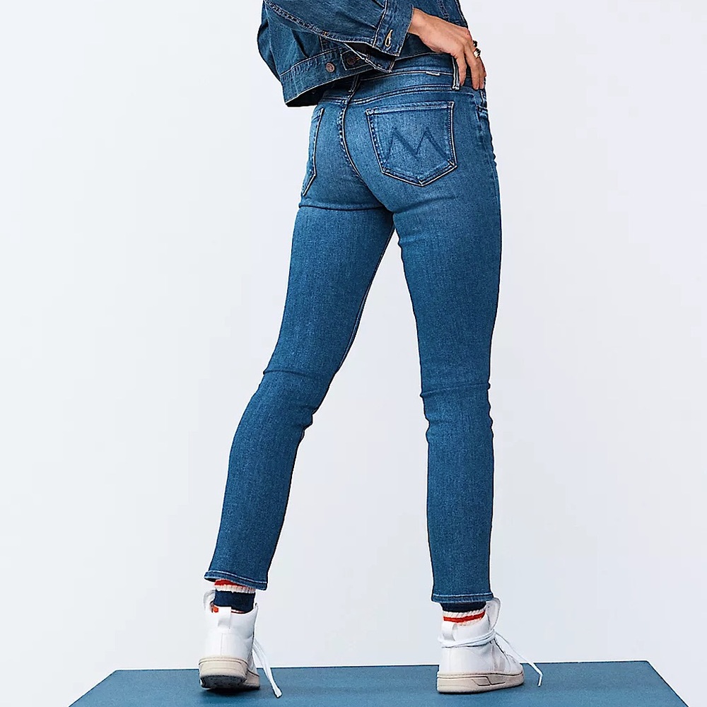 MOTHER The Dazzler Yoke Front Ankle Mid Rise Straight Leg Jeans in Wander Dust